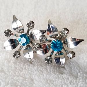 Vtg 1950's B.N Bugbee & Niles Flower Earrings